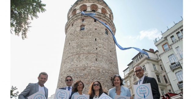 Galata Kulesi'ne Mavi Kravat