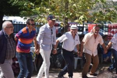 Gemlik Belediye Başkanı Sertaslan Şükriye Köy Şenliği'nde