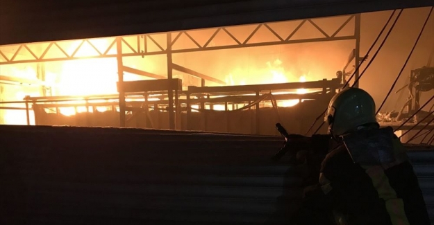Manisa'da fabrika yangını