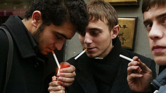 Sigara yasağı: 1940'lardaki çakmak yasağından, 2019'da sürücülere cezaya..