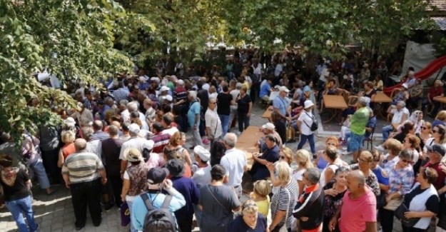 Tuncel Kurtiz mezarı başında anıldı