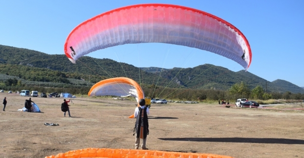 Yamaç paraşütü şampiyonasına rüzgar damga vurdu