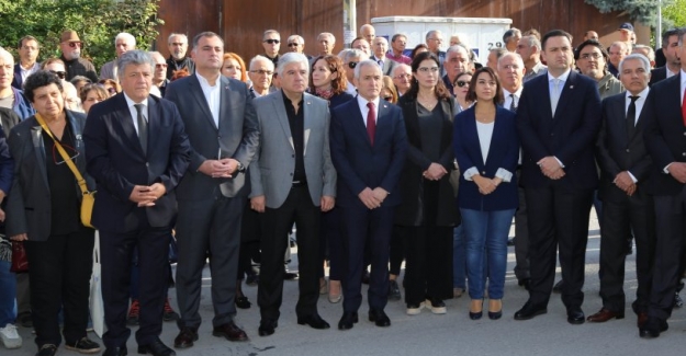 Cumhuriyet Şehidi Ahmet Taner Kışlalı, ölümünün 20. Yıl dönümünde törenlerle anıldı