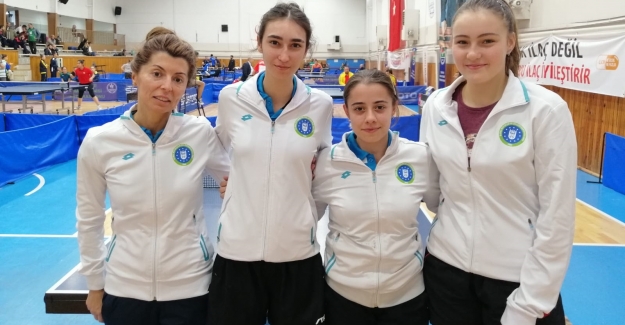 Masa Tenisinde dört karşılaşma dört galibiyet