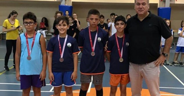 Osmangazili badmintoncular başarılarını sürdürüyor