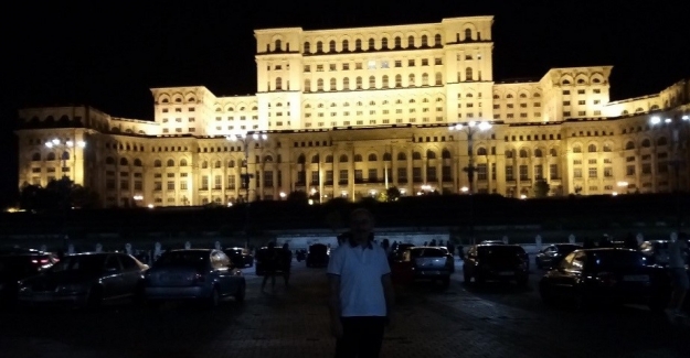 Yazarımız ALİ KAYBAL'ın Bükreş'teki tarihi ve turistik incelemeleri (4) - BÜKREŞ PARLAMENTO SARAYI..