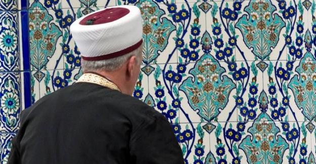 Almanya’dan yabancı imamlara dil şartı