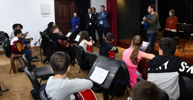 İnegöl'de müziğin ritmine ve renklerin dünyasına ziyaret