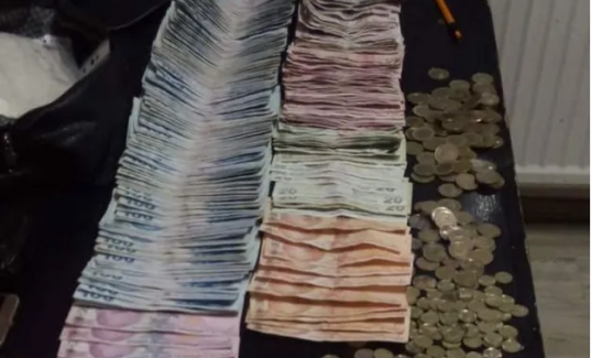 Van'da dilencinin üzerinden çıkan para şaşırttı