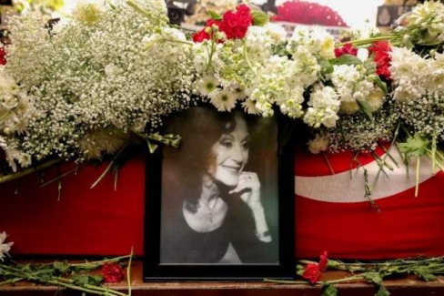 Yıldız Kenter son yolculuğuna uğurlandı