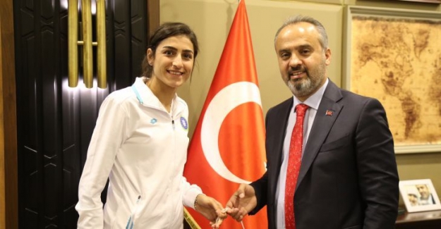 Bursa, Hatice Kübra ile Olimpiyatlarda