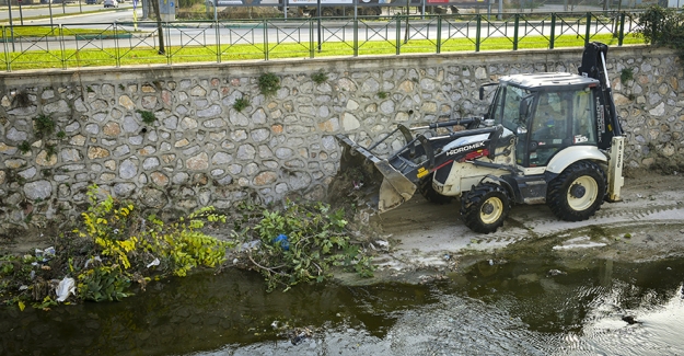 BUSKi Bursa Derelerinin bakımına yöneldi