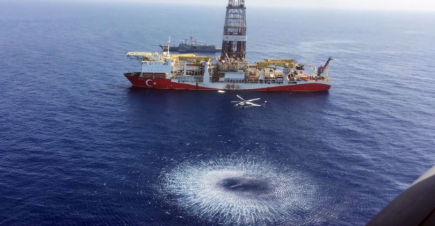 Doğu Akdeniz'de Türk gemileri sondaja devam ediyor