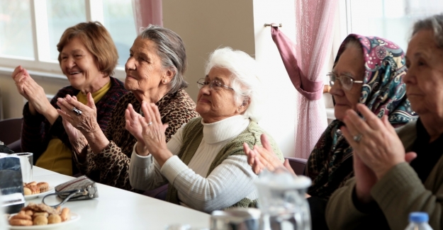 Huzurevinde şenlik var