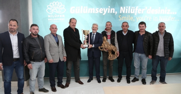 Rahvan Atların başarı sevinci Başkan'la paylaşıldı