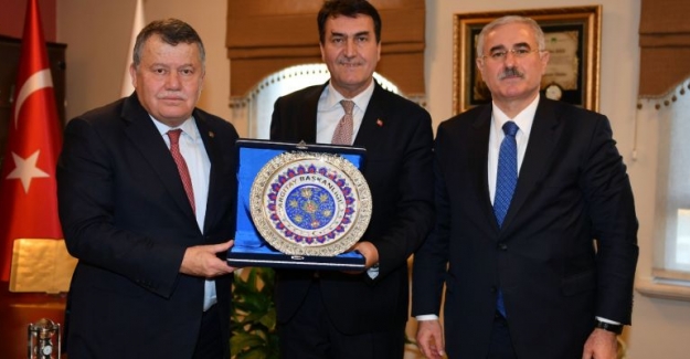 Başkan Dündar, Yargıtay Başkanı ve Üyelerini Ağırladı