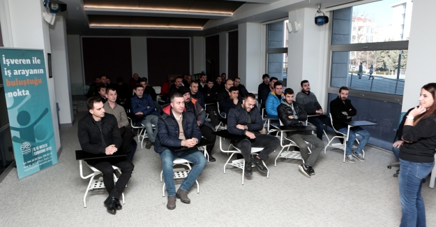 Farklı bir uygulama; iş arayanlarla işverenler belediyede buluşuyor