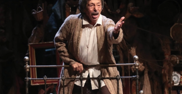 Genco Erkal bir kez daha büyüledi