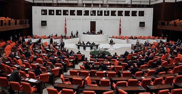 Libya Tezkeresi Meclis'te Kabul Edildi