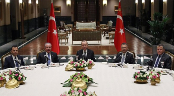 Yasama, yürütme ve yargı organlarının temsilcileri Cumhurbaşkanlığı Sarayı'na çıktı