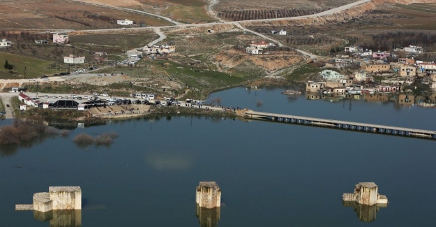 Antik kent Hasankeyf’te evler, köprüler, yollar sular altında