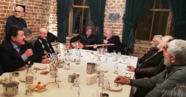 Ethem Sancak'ın keyfi yerinde; Yedi, içti ve söyledi