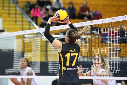 Lider VakıfBank seriyi 13 maça çıkardı