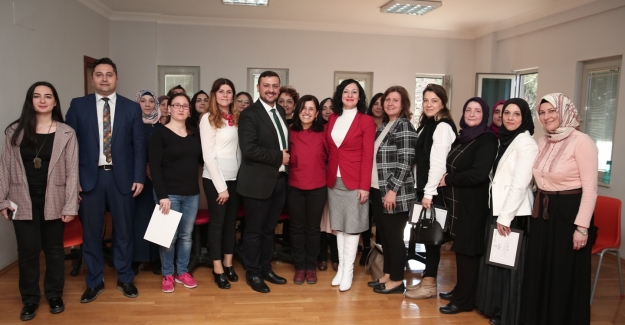 Nilüferli kadınlar İngilizce öğreniyor