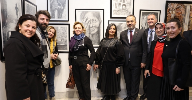 ‘Renk ve Ahenk’ sergisinde 24 sanatçı 40 eser