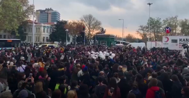 8 Mart yürüyüşünde tutuklanan 34 vatandaş serbest bırakıldı