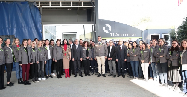 Erdem çalışan kadınları unutmadı