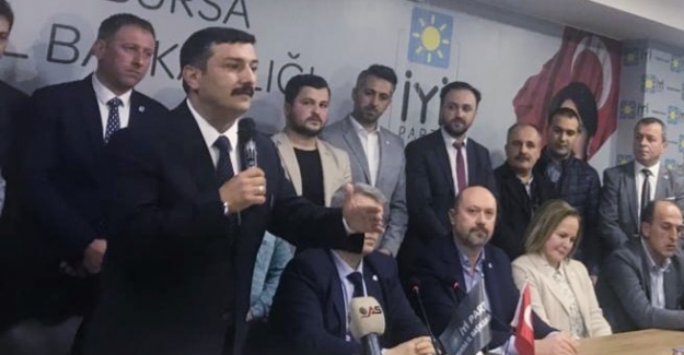 Selçuk Türkoğlu'ndan miting gibi adaylık ilan toplantısı: "Bursa’yı yönetmeye talip olacak kadro ve projeleri oluşturmak için adayız"