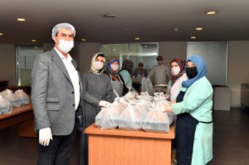 Osmangazi’de Sıcak Yemek Dağıtımı