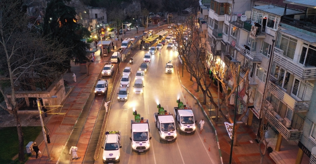 Bursa Caddelerinde Dezenfeksiyon Çalışması