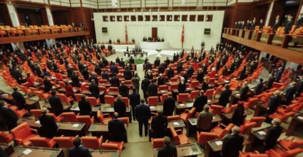 TBMM'de özel oturum düzenlendi, Ulusal Egemenlik ve Çocuk Bayramı sade törenlerle kutlandı