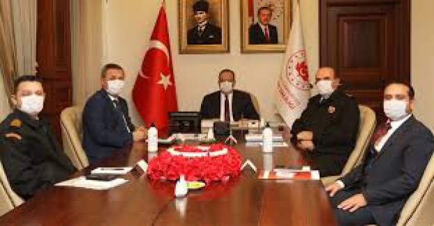 Bursa Valiliği'nden cami ve mescitlerde cemaatle namaz kılma konusunda açıklama