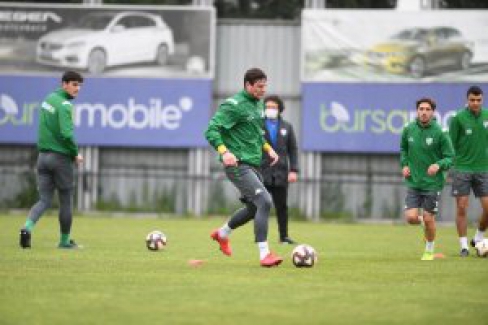 Bursaspor sıkı çalışmaya devam ediyor