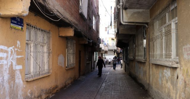 Diyarbakır'da saldırı'ya uğrayan Polis Memuru Şehit oldu