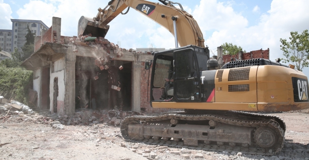 Nilüfer’de riskli yapılar yıkılıyor