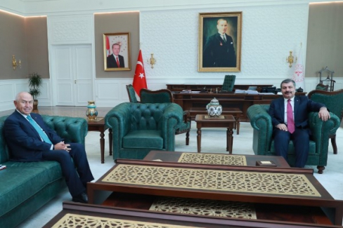 Sağlık Bakanı Koca TFF Başkanı Özdemir ile görüştü