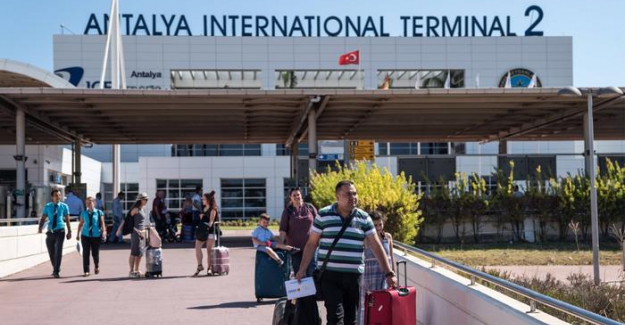 Alman Hükümeti Turizm Sorumlusu: Türkiye'de yaz tatili mümkün
