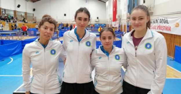Bursa Masa Tenis Takımı Süper Lig’i birinci sırada bitirdi