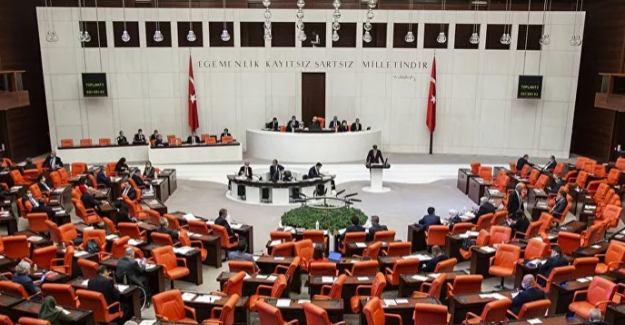 CHP ve İYİ Parti'den 'Süper Lig maçlarını TRT şifresiz olarak yayınlasın' önerisi