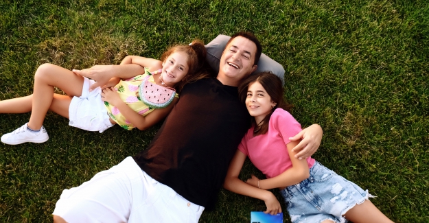 Acun Ilıcalı RENO-3 Serisinin Reklam Yüzü Oldu