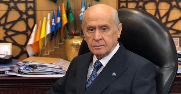 Bahçeli: "Bayramlar tıpkı bayrak gibi bağımsızlığın simgesidir"