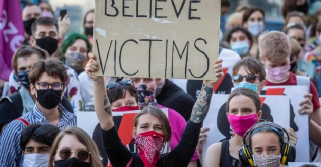 İstanbul Sözleşmesi: Polonya hükümeti çekileceğini açıkladı, ülke çapında protesto gösterileri düzenlendi