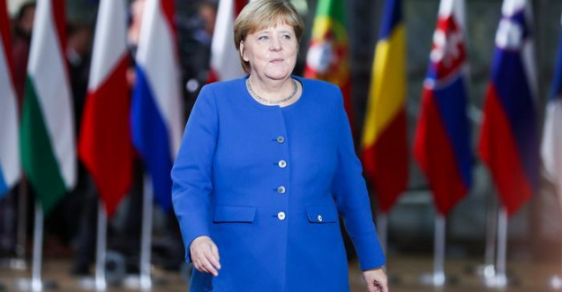 Merkel Ankara ile Atina arasında arabulucu