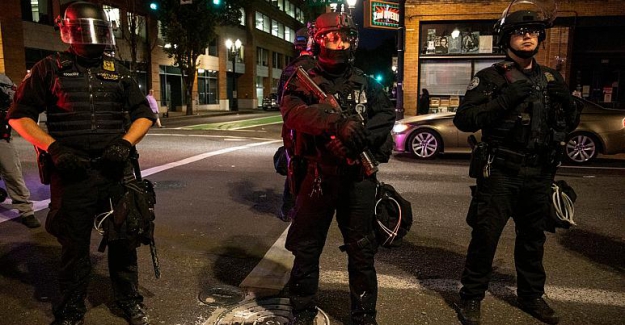 ABD'de ırkçılık karşıtları ve Trump’çılar arasında silahlı çatışma, bir kişi öldü