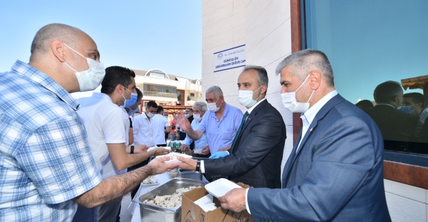 Belediye Başkanı Aktaş, vatandaşlarla bayramlaştı