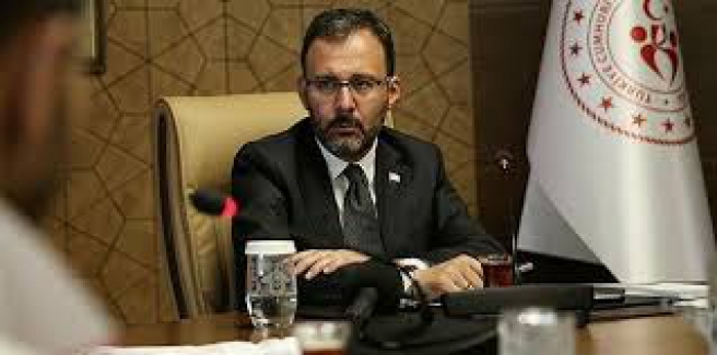 Gençlik ve Spor Bakanı Kasapoğlu: "Yarından itibaren halı sahalar açılıyor"